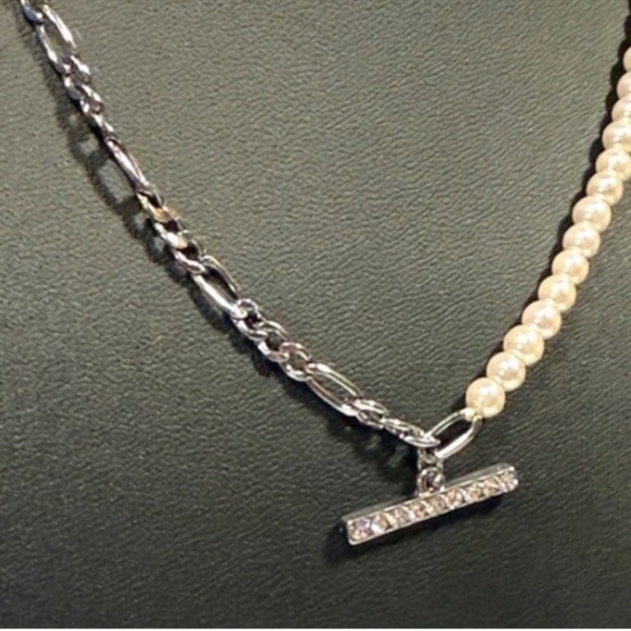 Pearl Necklace - Picture 4 of 6